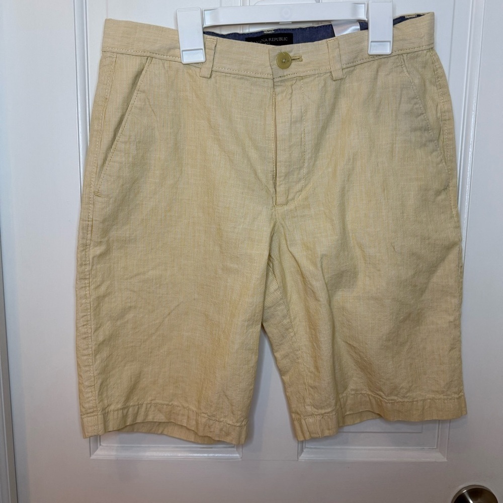 Banana Republic Tan Flat Front Shorts Men’s Size 30